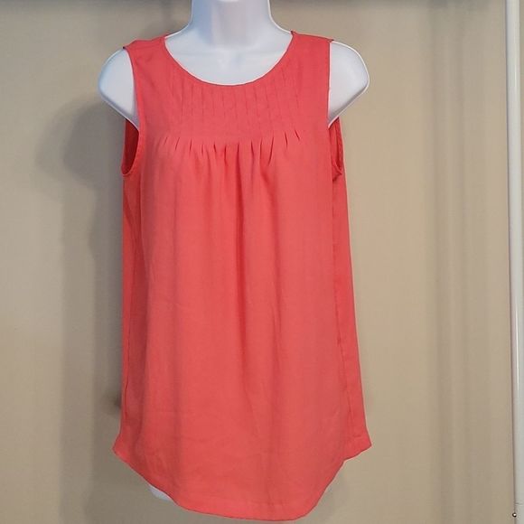 Loft sleeveless shell - Picture 1 of 7